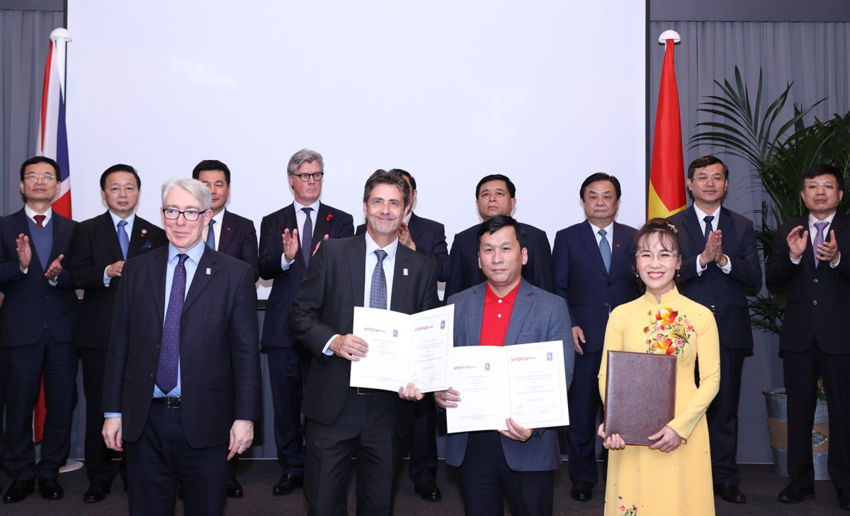 Vietjet et Rolls-Royce signent un accord de 400 millions de dollars pour des moteurs d avions
